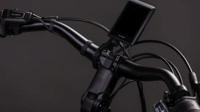 Cube Supreme Hybrid Deluxe Pro 600 electricblue'n'chrome Gr&ouml;&szlig;e: Easy Entry 54 cm Produktbild 2